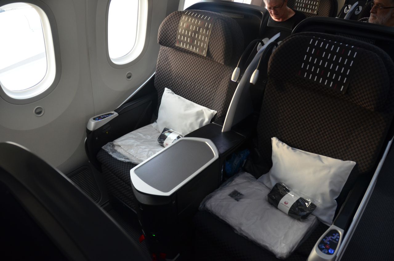 Review: Japan Airlines Business Class Shell Flat Neo, B787-8
