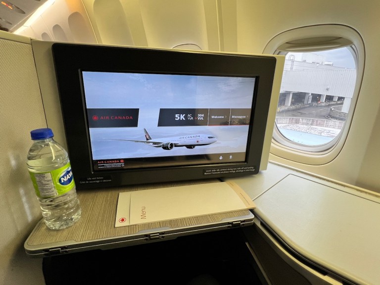 Signature Class Review: Air Canada Signature Business Class B777-300ER, Vancouver ...