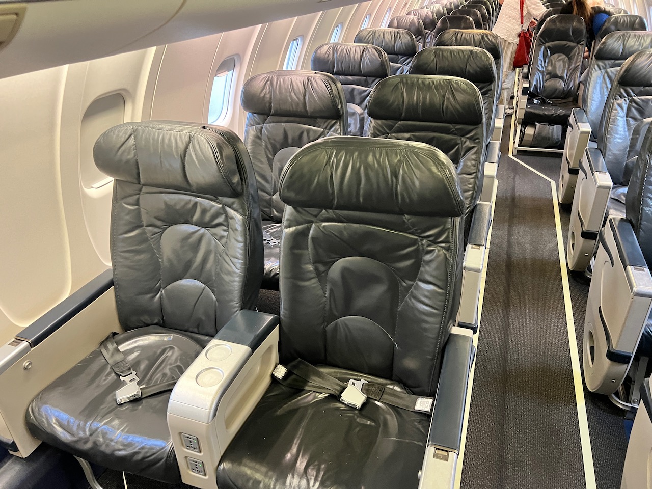 Review Air Canada Express Business Class CRJ 900 Vancouver Img 5916 